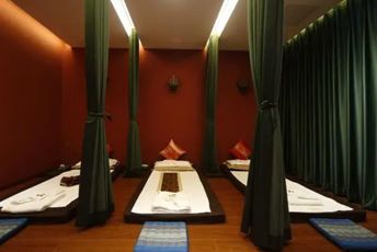 佛山顺德区泰式按摩的被动瑜伽：当身体被折叠成诗